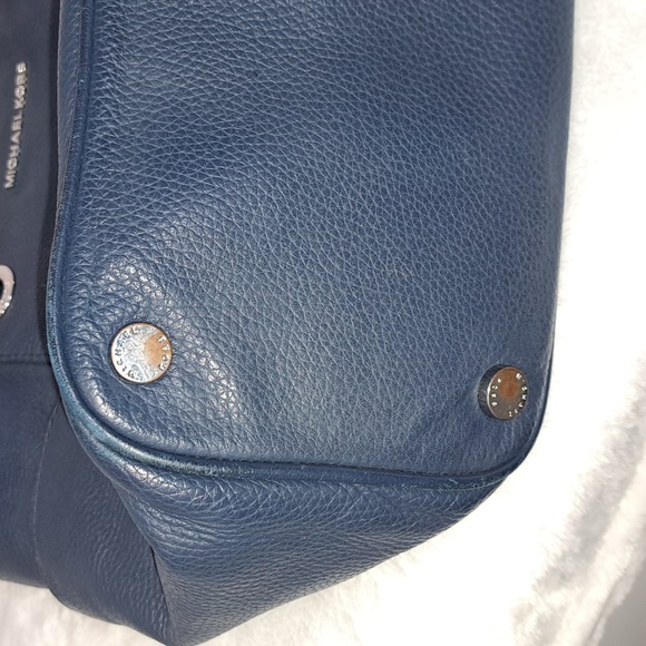 Michael Kors- Authentic  Navy Leather Bag - Picture 7 of 16